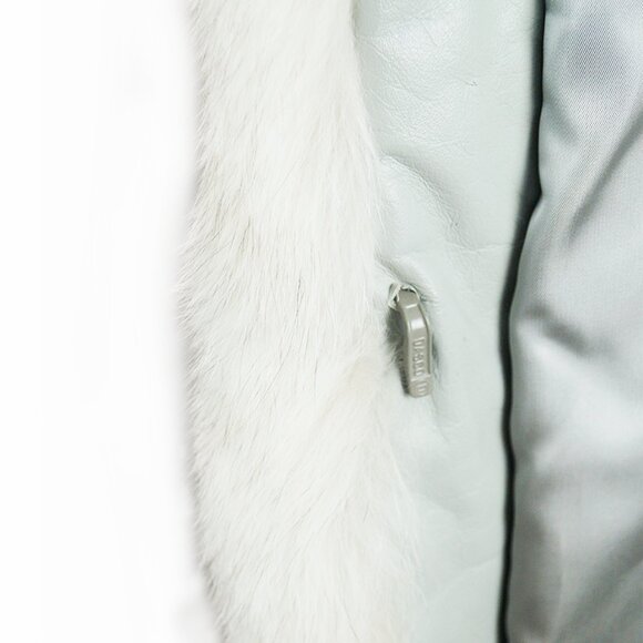 Genuine silver fox fur coat - Picture 7 of 8
